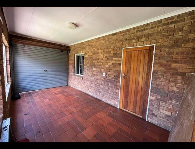 4 BEDROOM TOWNHOUSE FOR SALE IN BRONKHORSTSPRUIT